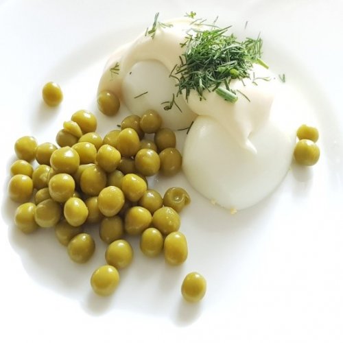 Яйцо под майонезом