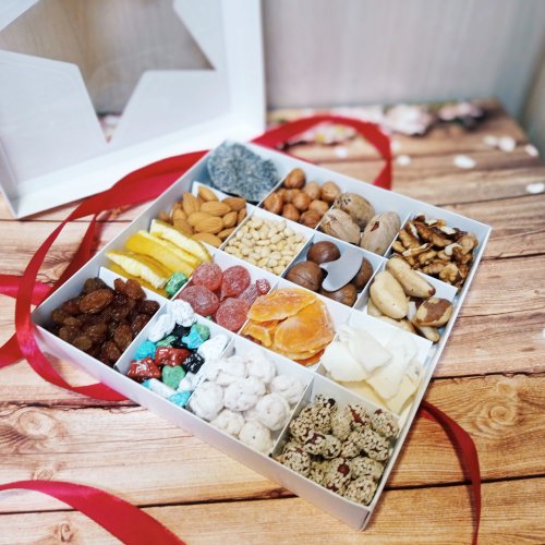 Микс 16 орехов и сухофруктов