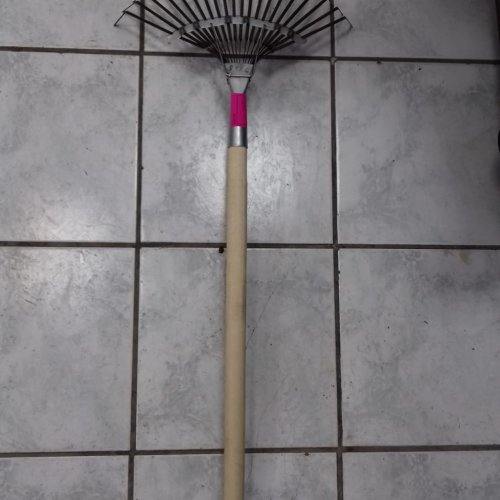 Грабли садовые