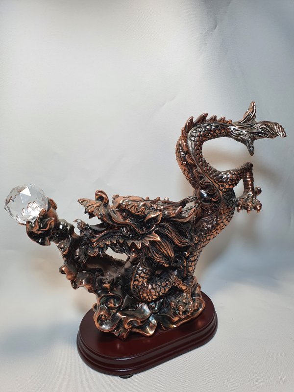 Статуэтка Дракон с шаром