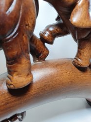 Слоны на бивне