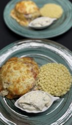 Сочная котлета под помидором и моцареллой с птитим