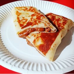 Блин с вареной сгущенкой и дробленым орехом