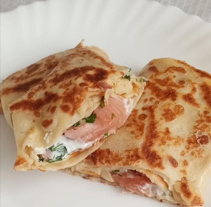 Блин с лососем