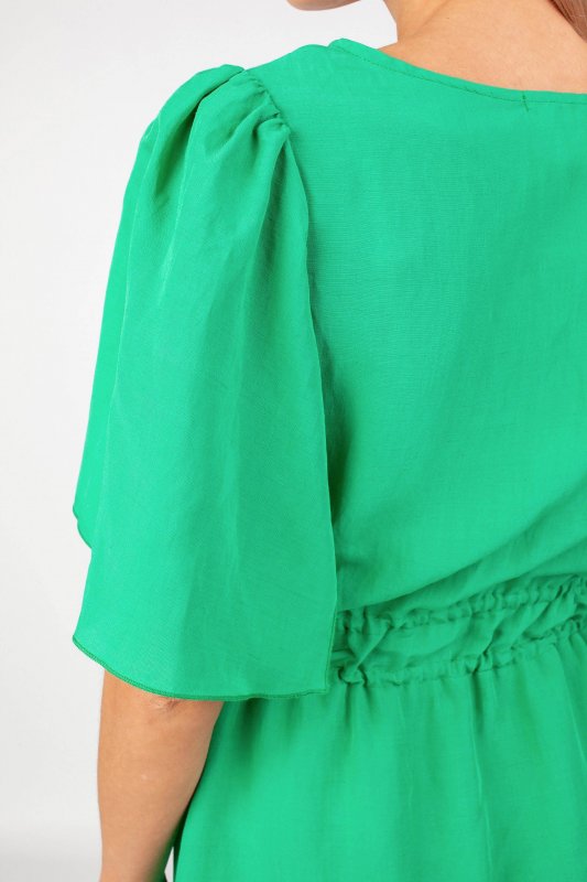 Силуэтное платье из струящейся вискозы под лен зеленого цвета