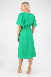 Силуэтное платье из струящейся вискозы под лен зеленого цвета