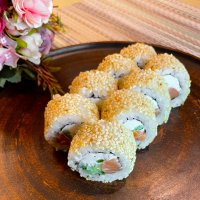 Филадельфия в кунжуте с огурцом