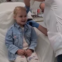 Пирсинг (2 мочки) пистолетом + набор пусет