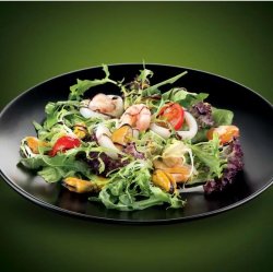 Салат с морепродуктами Посейдон