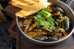 Мидии в соусе том-ям