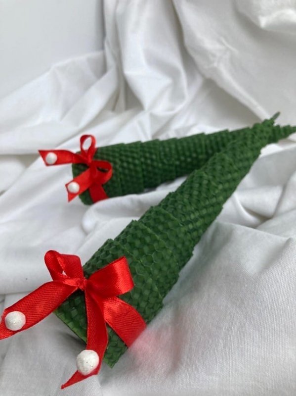 Свечи-елочки из вощины