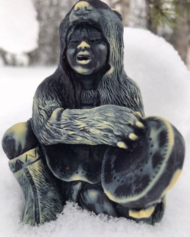 "Шаман", свеча из пчелиного воска