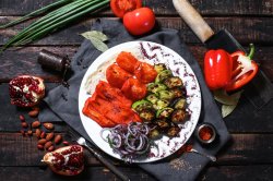 Овощи(перец,помидоры,баклажаны)