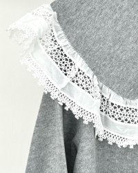 Платья с объемным воротником