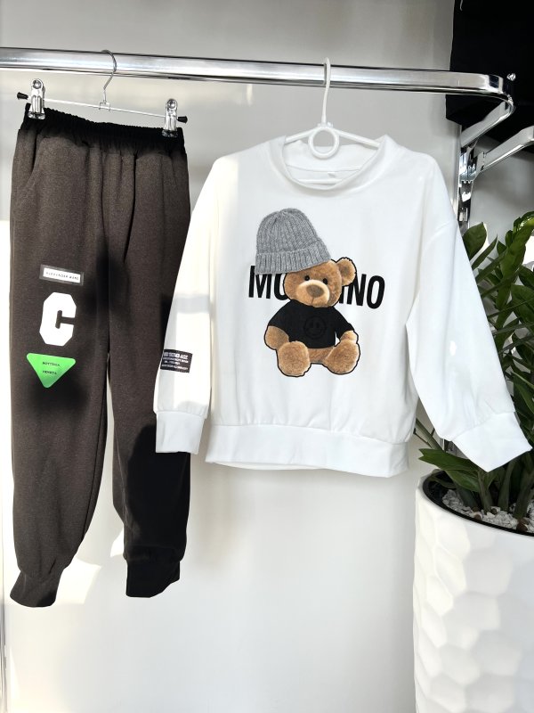 Костюм с объемным принтом