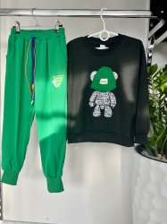 Костюм с объемным принтом