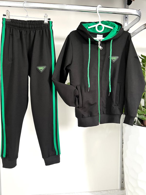 Костюм на молнии