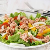 Салат с тунцом