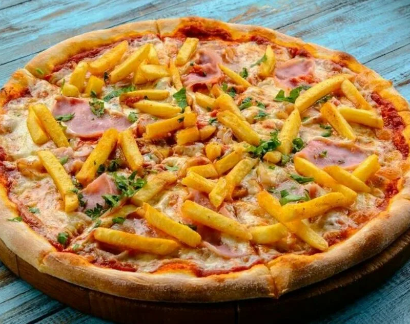 Сосиски (халяль) и картофель фри