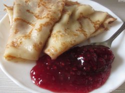 Блинчики (сгущенка, сметана, джем)