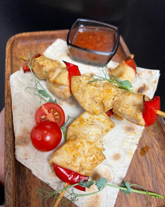 Шашлыки куриные с соусом