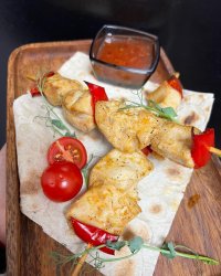 Шашлыки куриные с соусом