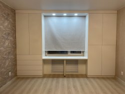 Шкафы у окна на заказ