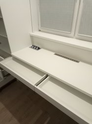 Шкафы у окна на заказ