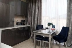 2-к. квартира, 72 м², 10/10 эт.
