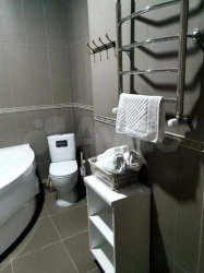 2-к. квартира, 76 м², 4/6 эт.