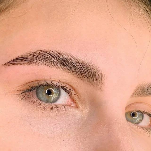 Комплекс «Долговременная укладка бровей + коррекция + окрашивание краской»