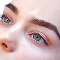 Ламинирование ресниц с окрашиванием краской