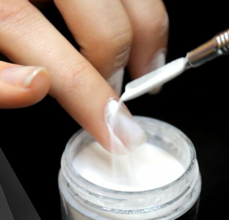 Акриловое укрепление ногтей