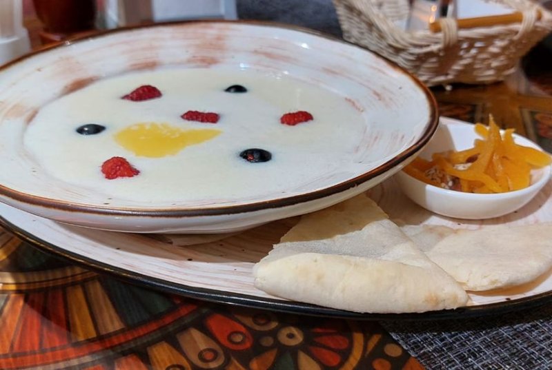 Каша "Манная" с лепешкой и маком. Porridge "Semolina" with poppy seeds