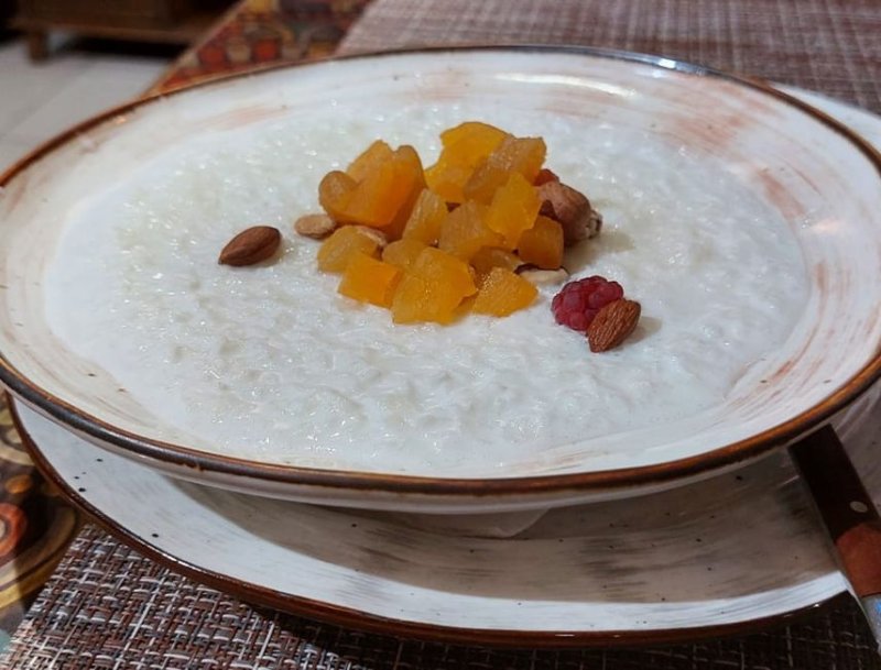  каша "Рисовая" с курагой и орехами . "Rice porridge".