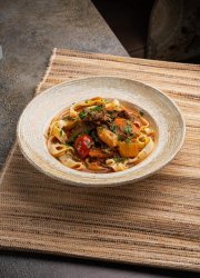 Лагман с лапшой и овощами