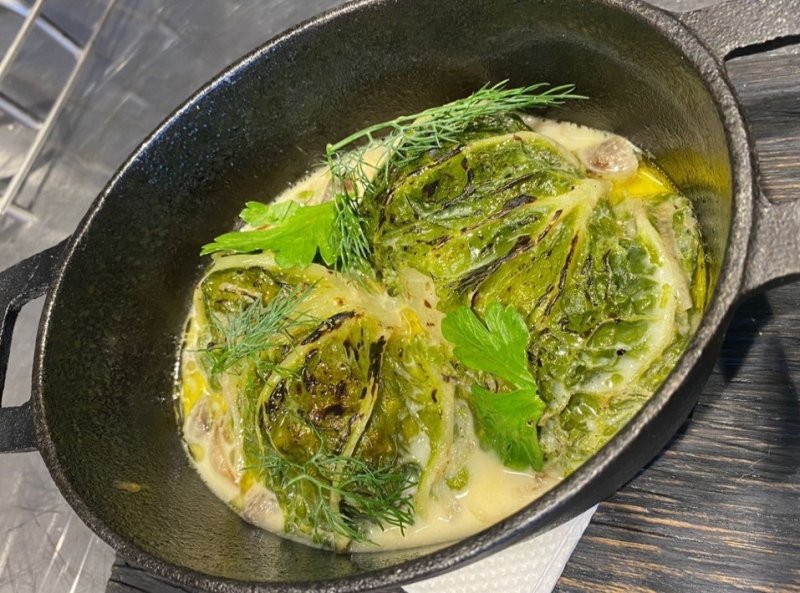 Голубцы из конины с грибным соусом