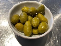 Оливки гигант в лимонно-чесночном соусе