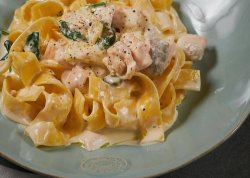 Паппарделле с лососем в сливочном соусе