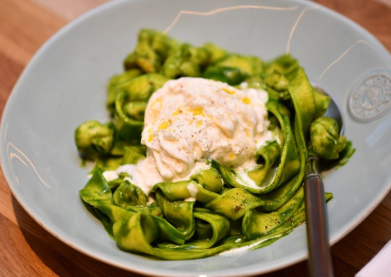 Паппарделле со шпинатом и креветками