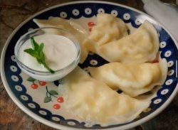 Вареники с творогом и сметаной