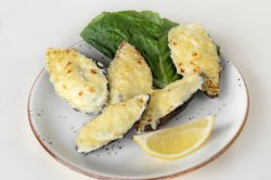 Мидии под сыром