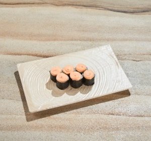 Острый "ролл с лососем"  120 гр