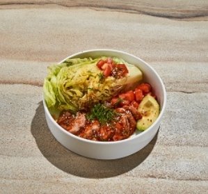 Салат с авокадо и томатами