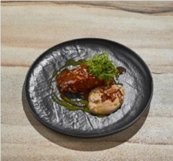 Томленная говядина с муссом из бородинского хлеба