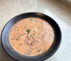 Том - ям с курицей