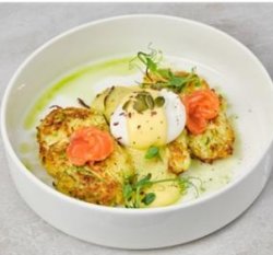 Оладьи из цукини с соусом голландез