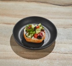 Брускетта с уткой