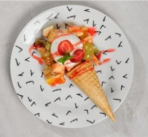 Фруктовый салат с мороженым