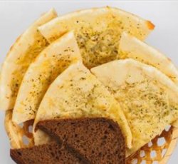 Хлеб Фокаччо с чесноком и сыром